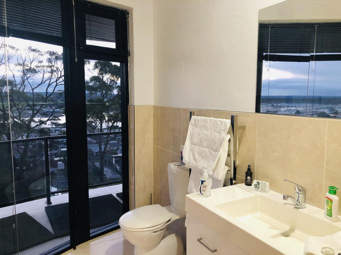 Bathroom 3, Sheer Pleasure Accommodation, Circular Head