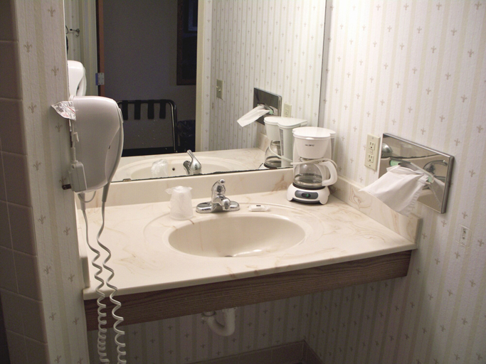Bathroom 4, Country Inn Deerwood, Crow Wing