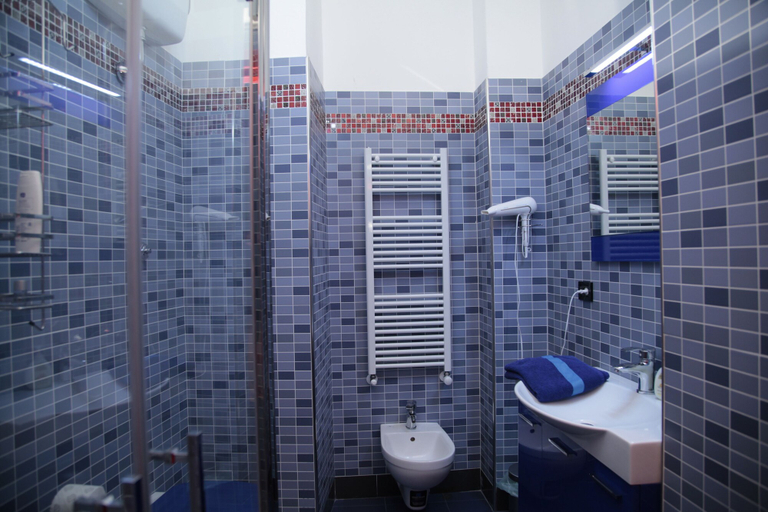 Bathroom 4, Christian Bed&Breakfast, Pisa
