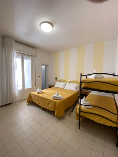 Bedroom 4, Hotel Terminus, Rimini
