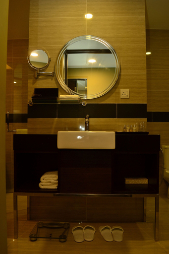Bathroom 5, Mudzaffar Hotel Melaka, Malacca City