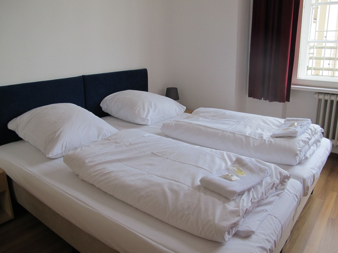 Bedroom 4, Metropol Hostel Berlin, Berlin
