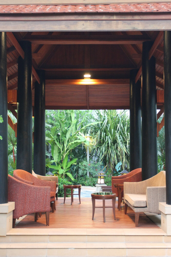 Exterior & Views 14