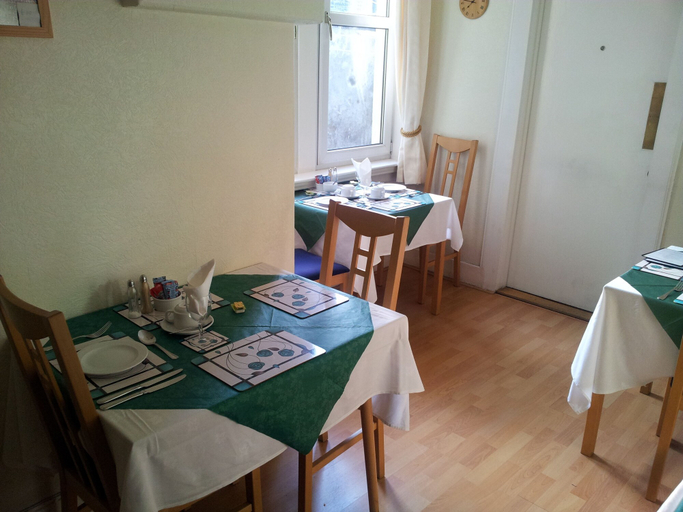 Others 5, Mackenzie Guest House, Edinburgh