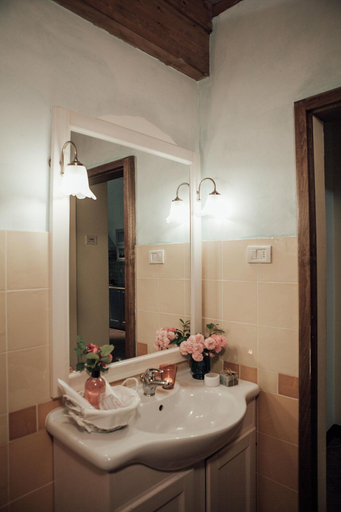 Bathroom 3, Il Vecchio Mulino Farmhouse, Siena