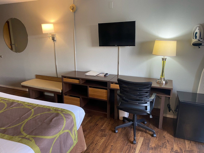 Others 5, Super 8 by Wyndham Bloomington/Airport, Hennepin
