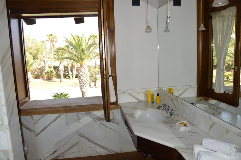 Bathroom 5, CasaRealia, Agrigento
