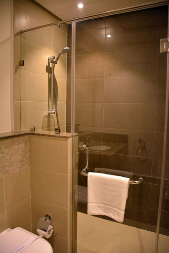 Bathroom 4, Juffair Avenue Suites, Manama