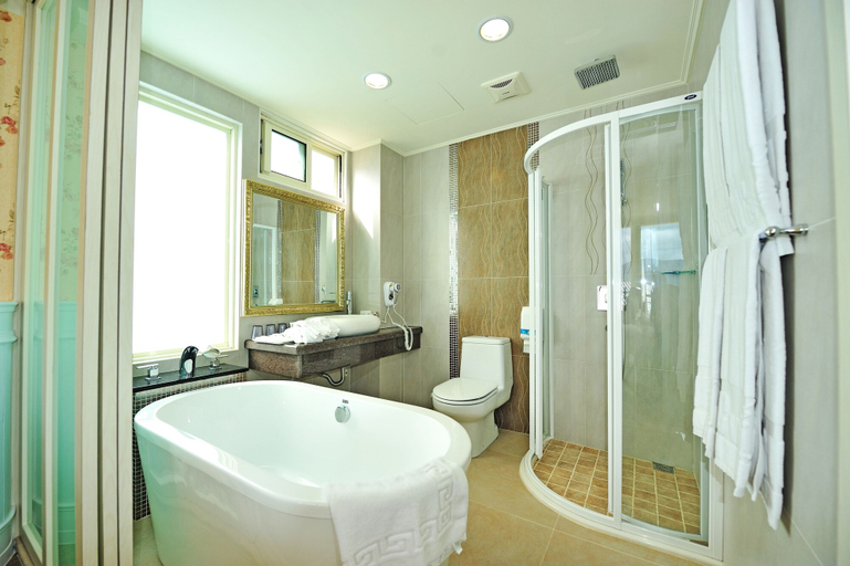 Bathroom 3, Ming Ging Farm, Nantou