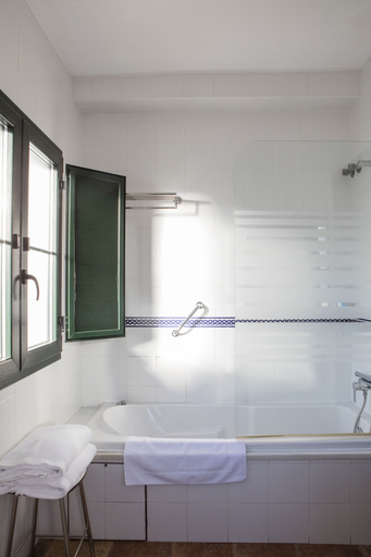 Bathroom 4, TUGASA Sierra Y Cal, Cádiz