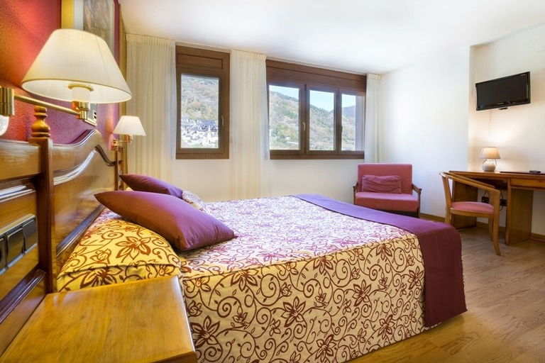 Bedroom 4, Hotel Eth Solan, Lleida