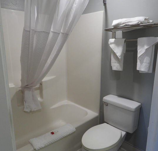 Bathroom 3, Comfort Inn Lafayette North I-10, Lafayette