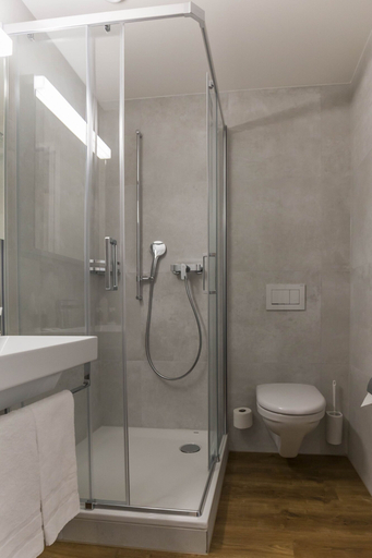 Bathroom 4, Hotel Swiss Star, Hinwil