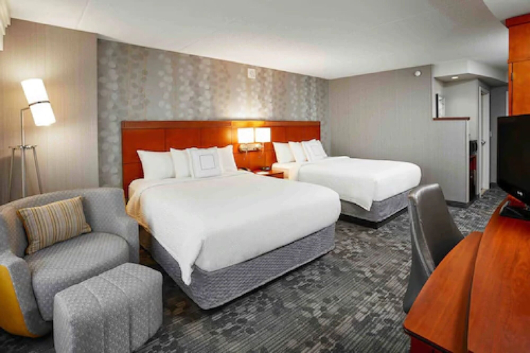 Bedroom 3, Courtyard by Marriott Toronto Brampton, Peel