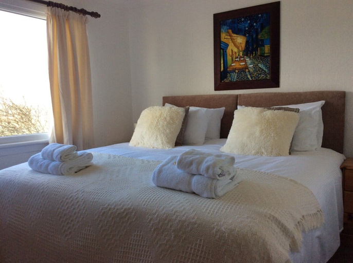 Bedroom 2, Ashbank Hotel, Argyll and Bute