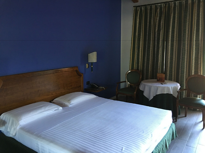 Bedroom 2, Hotel Don Carlo, Pavia