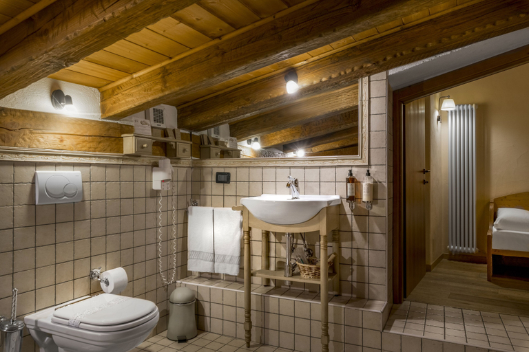 Bathroom 5, Locanda Bellevue, Aosta