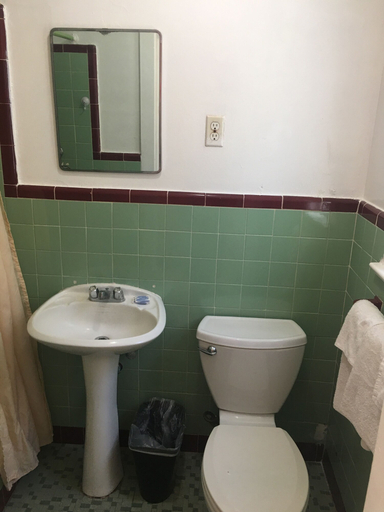 Bathroom 2, Shelton Motel, Cape May