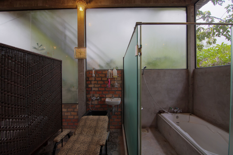 Bathroom 5, Palm Village Resort & Spa, Siem Reap
