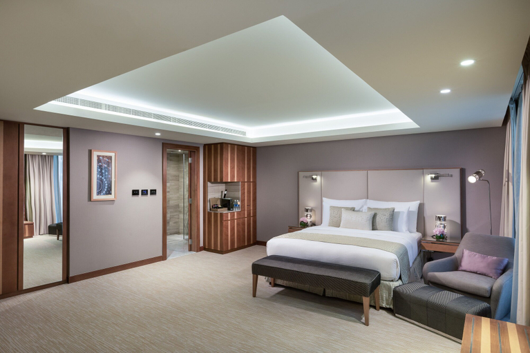 Bedroom 5, Grand Millennium Muscat Apartments and Suites connected to Mall, Bausher