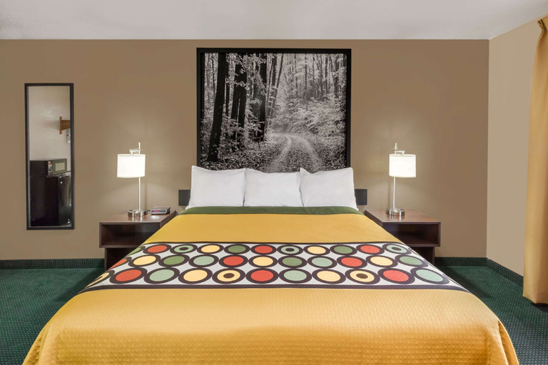Bedroom 4, Super 8 by Wyndham Ionia MI, Ionia