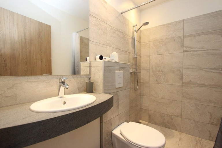 Bathroom 4, Hafdals Hotel, Eyjafjarðarsveit