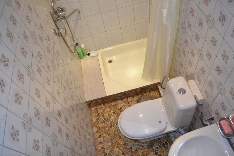 Bathroom, Serik & Geora Guesthouse
