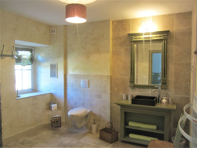 Bathroom 5, Le Manoir Aux Douves, Vendée