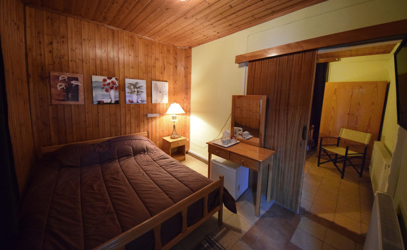 Bedroom 2, Christys Palace Hotel