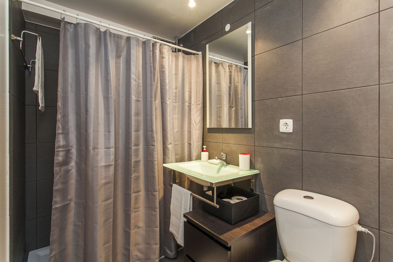 Bathroom, LxWay Apartments Casa da Musica, Lisbon