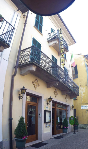Exterior & Views 24