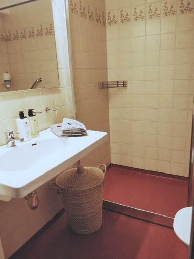 Bathroom 4, Highway, Härnösand
