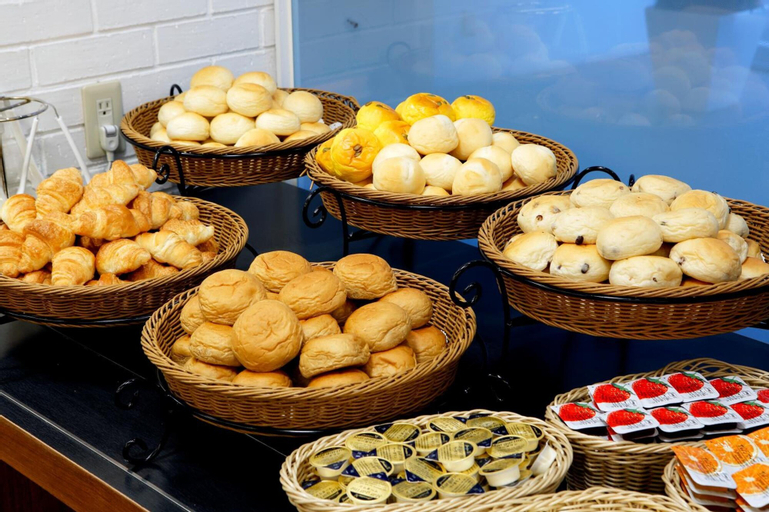Food & Drinks 8