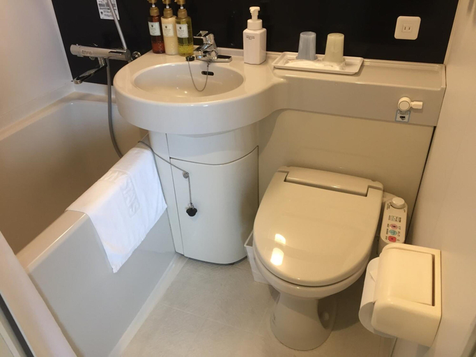 Bathroom 3, Hotel MyStays Kamata, Ōta