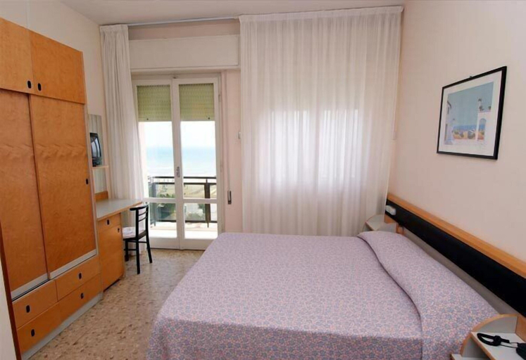 Bedroom 3, Hotel Roma, Ancona
