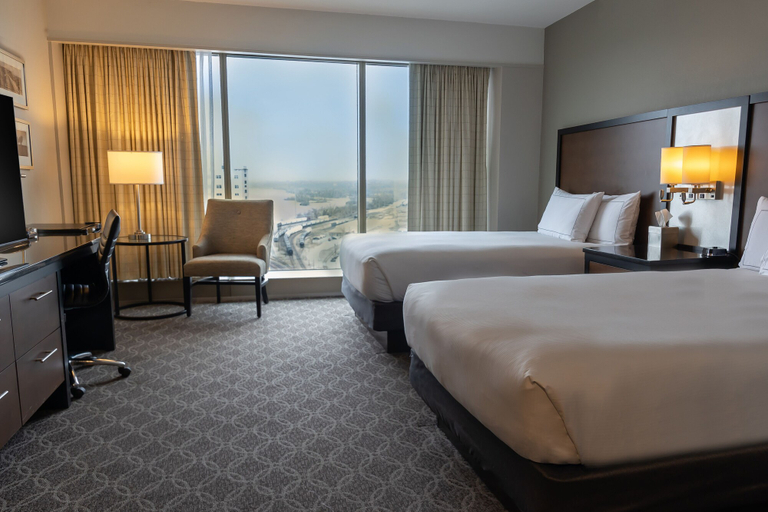 Bedroom 3, Doubletree by Hilton Cedar Rapids Convention Complex, Linn