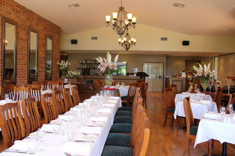 Food & Drinks 4, Wild Cattle Creek Estate, Yarra Ranges - Seville