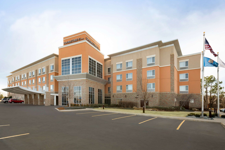 Exterior & Views 2, DoubleTree by Hilton Hotel Oklahoma City Airport, Oklahoma