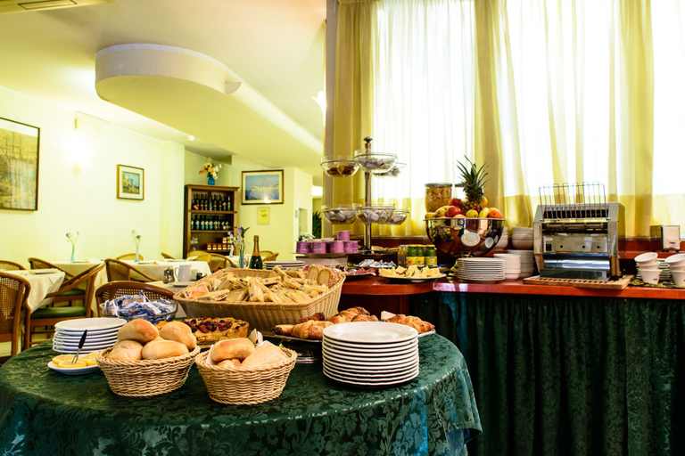 Food & Drinks 5, Villa Adriana, Lucca
