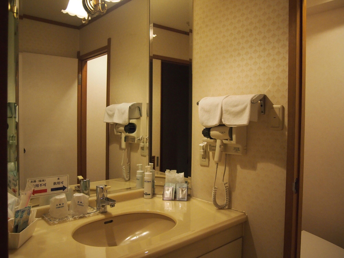 Bathroom 5, Ito Kowakien, Itō