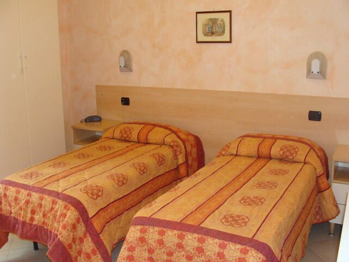 Bedroom 3, Villa Robinia, Roma