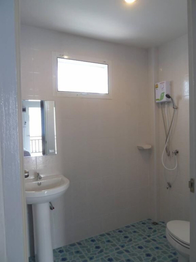 Bathroom 4, Grandma Kaew House, Muang Chiang Rai