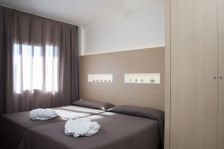 Bedroom 3, Aparthotel Acualandia, Castellón