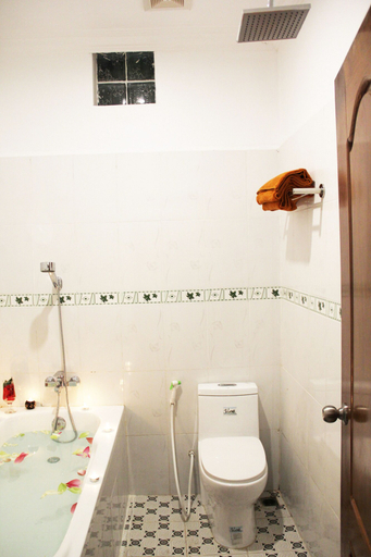 Bathroom 4, Golden Orchid Angkor, Siem Reap