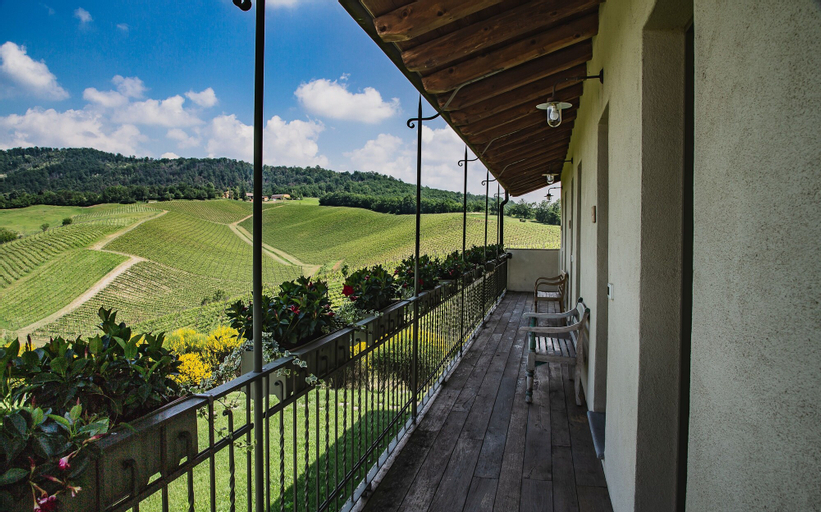 Exterior & Views 14