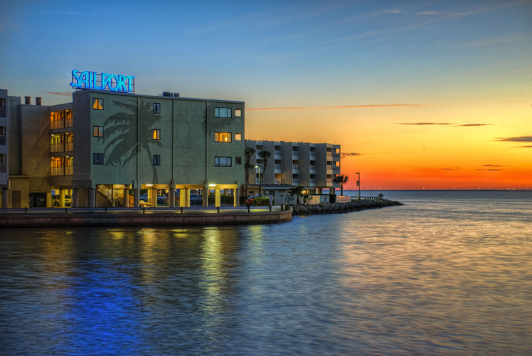 Exterior & Views 1, Sailport Waterfront Suites, Hillsborough