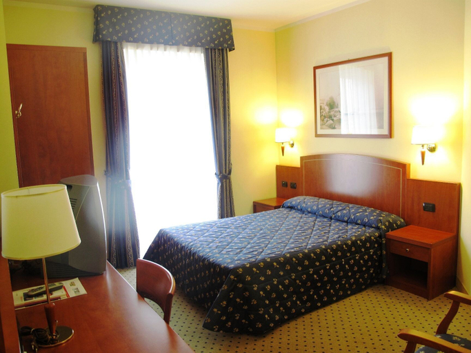 Bedroom 2, Olivo, Trento