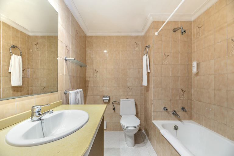 Bathroom 4, Aparthotel Vibra Bay, Baleares
