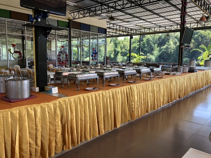 Food & Drinks 5, Pechmaneekan Beach Resort, Sai Yok