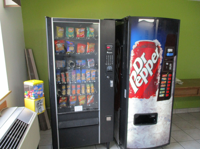 Food & Drinks, Super 8 by Wyndham Franklin, Franklin